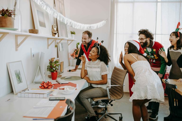 Virtual Christmas Parties: A Complete Guide to Hosting a Memorable Online Celebration